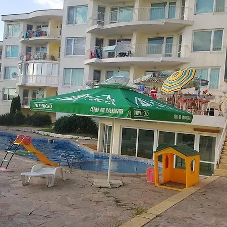 Sea View 1 Bedroom - Pool & Free Parking -